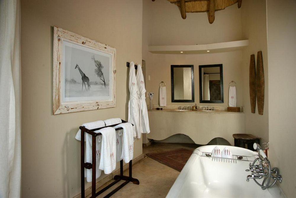 Impodimo Game Lodge Madikwe Game Reserve Dış mekan fotoğraf